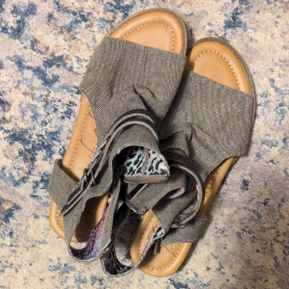 Casual Tan Sandals for Women